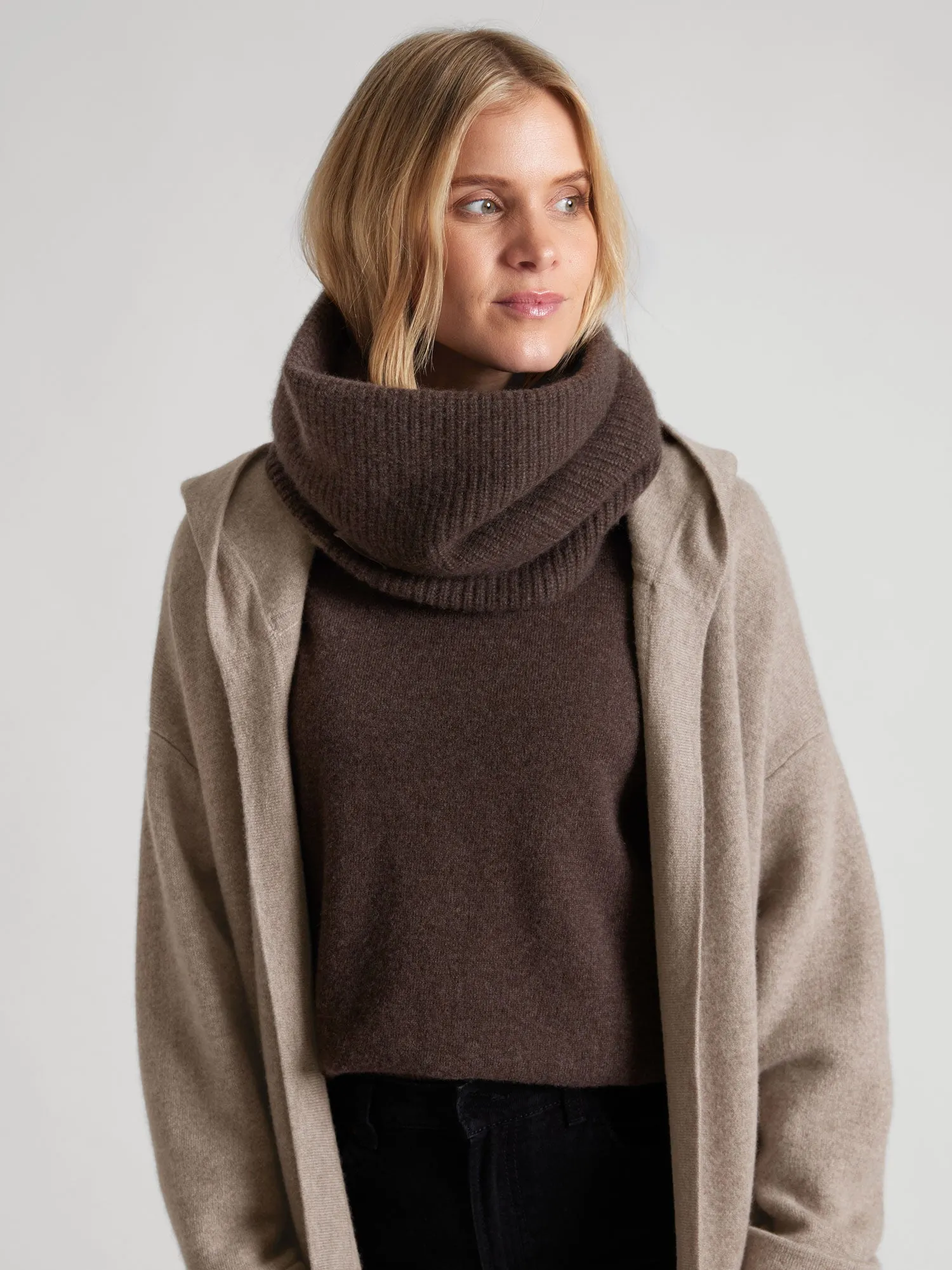 Cashmere snood "Erika" - dark brown