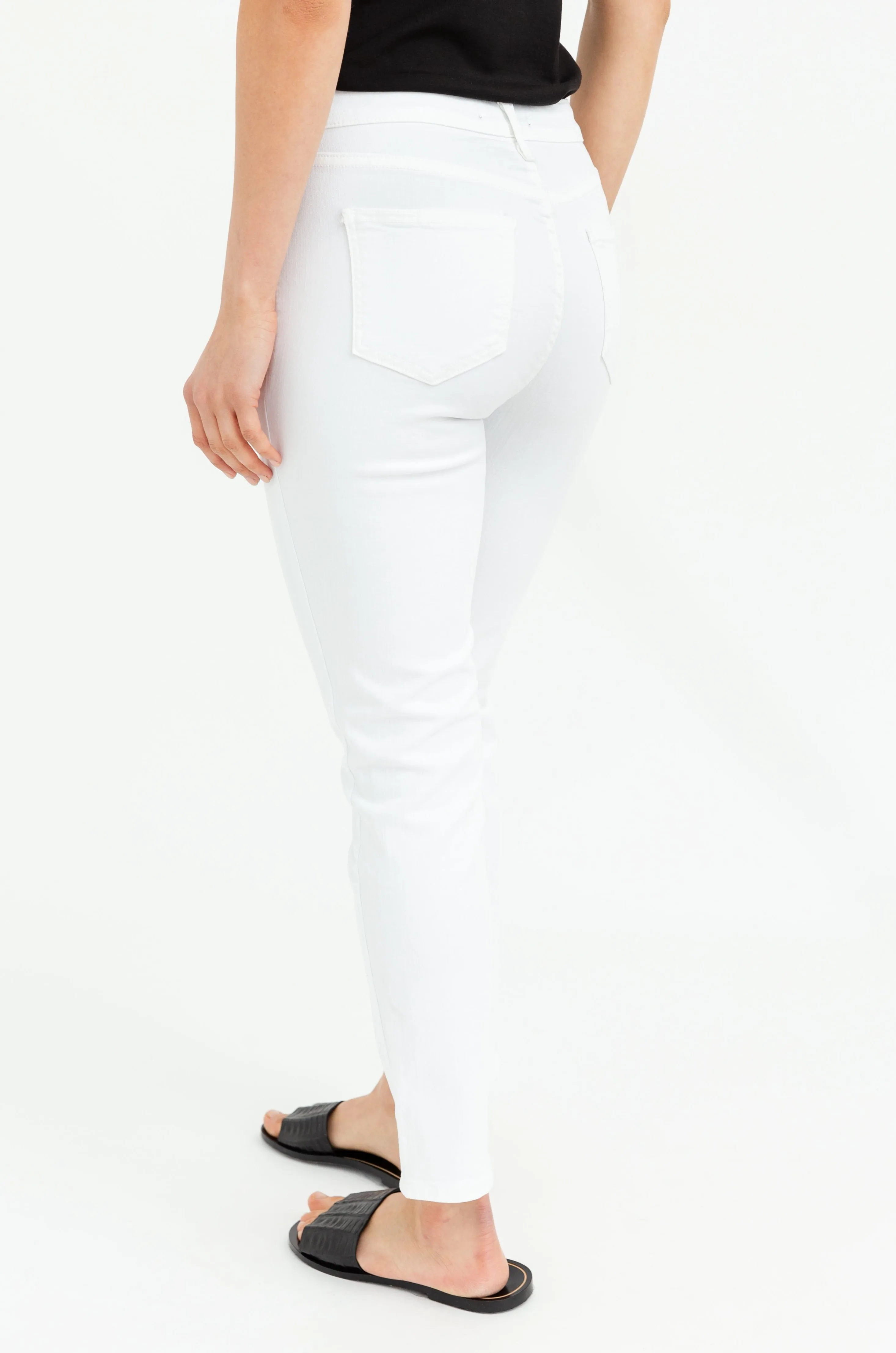 CROP-LENGTH FIVE POCKET PANT IN STRETCH DENIM WHITE