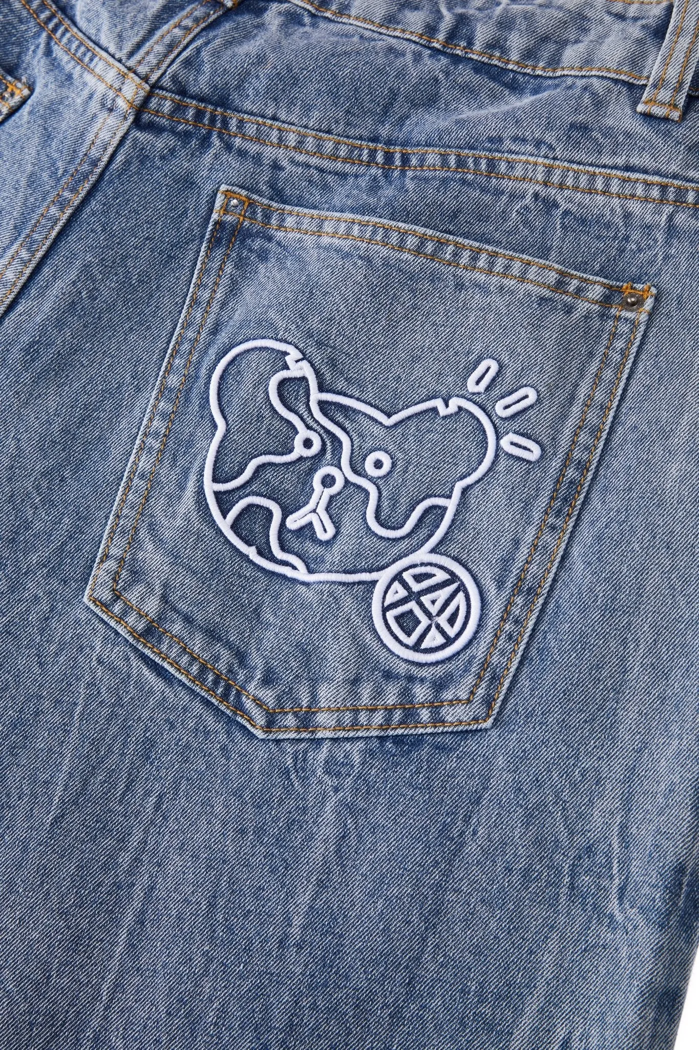 EMBLEM JEANS BLUE