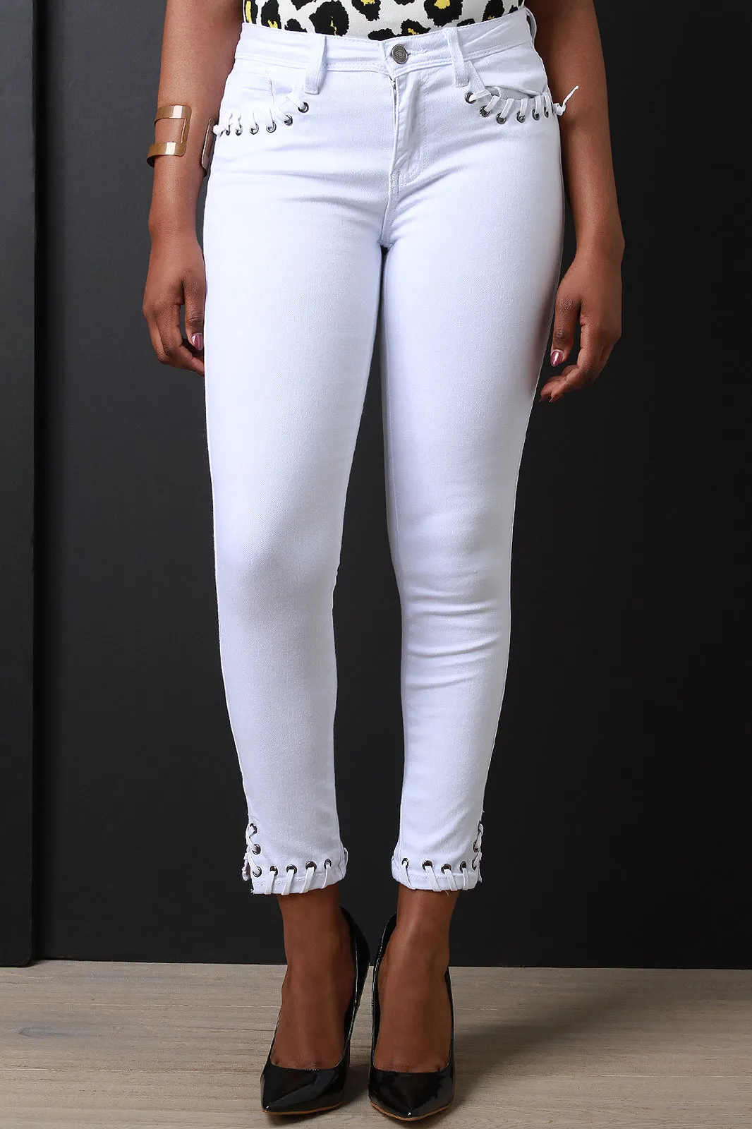 Eyelet Lace Up Accent Skinny Jeans