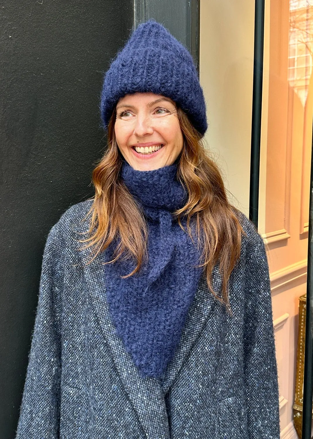 KARAKORAM - Knit Scarf in Navy