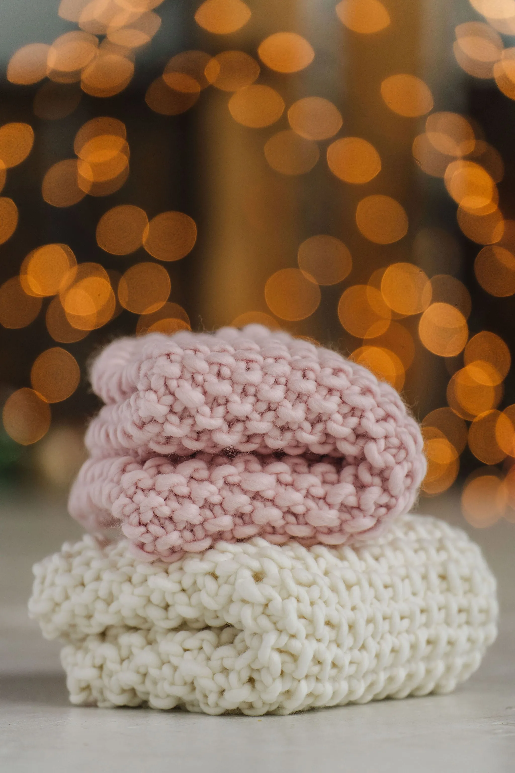 Merino Bubble Fluff Cowl in Winter White