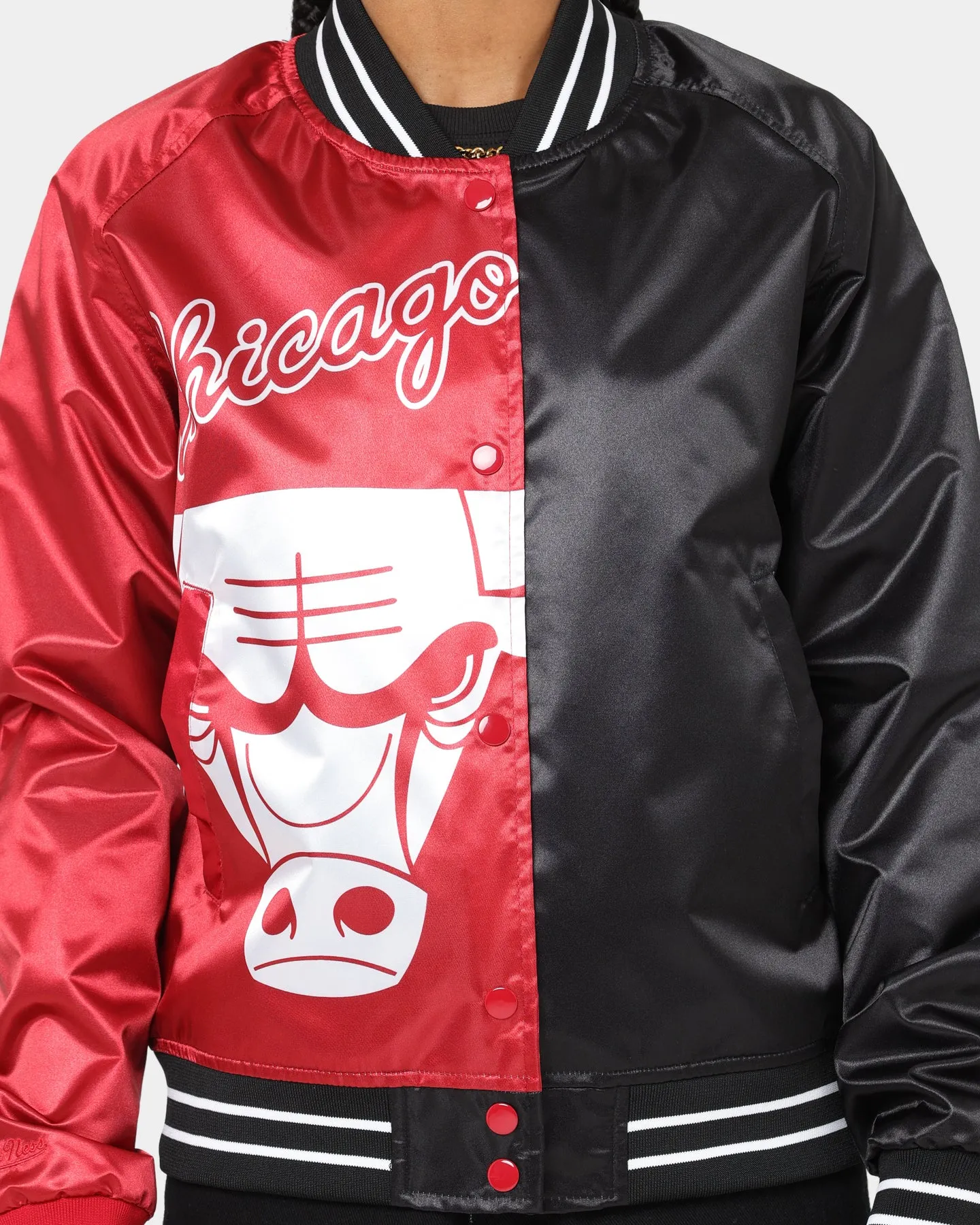 Mitchell & Ness Women's Chicago Bulls Big Face 5.0 Satin Jacket Red