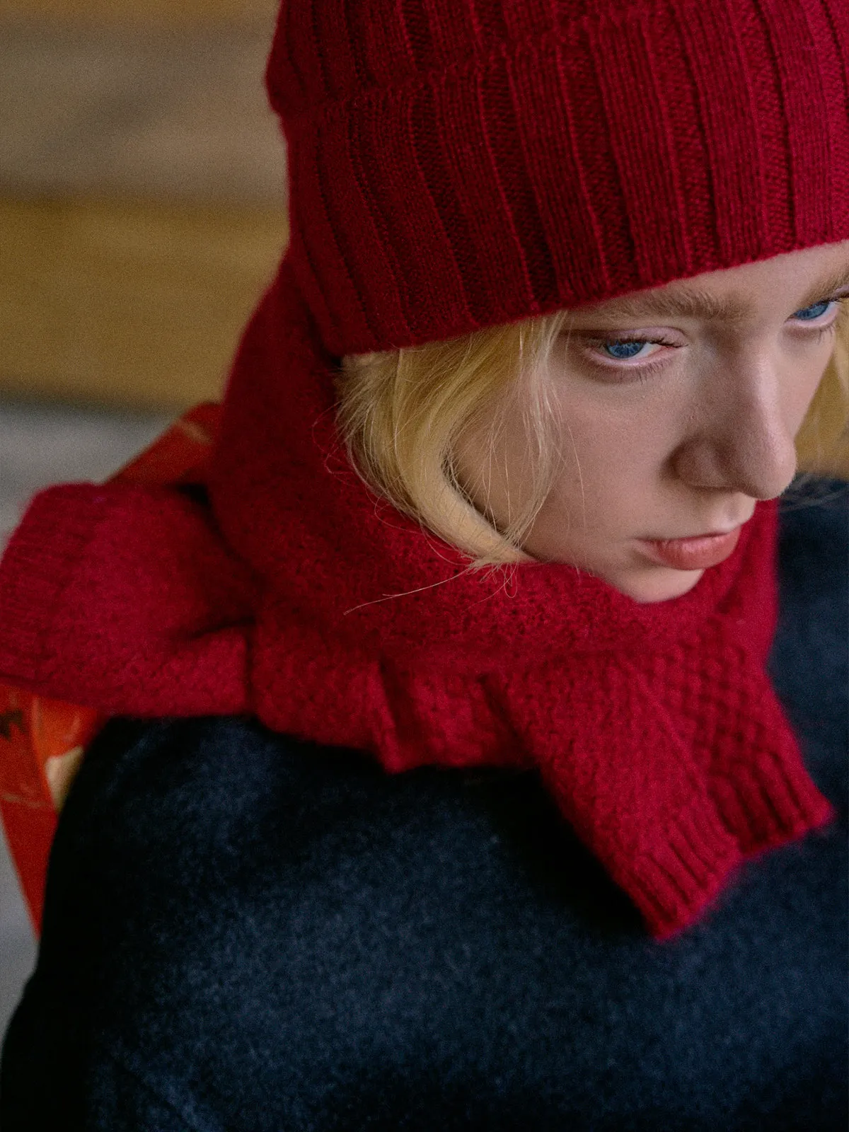 "Warmth Whisper" Waffle Knit Cashmere Scarf - Red