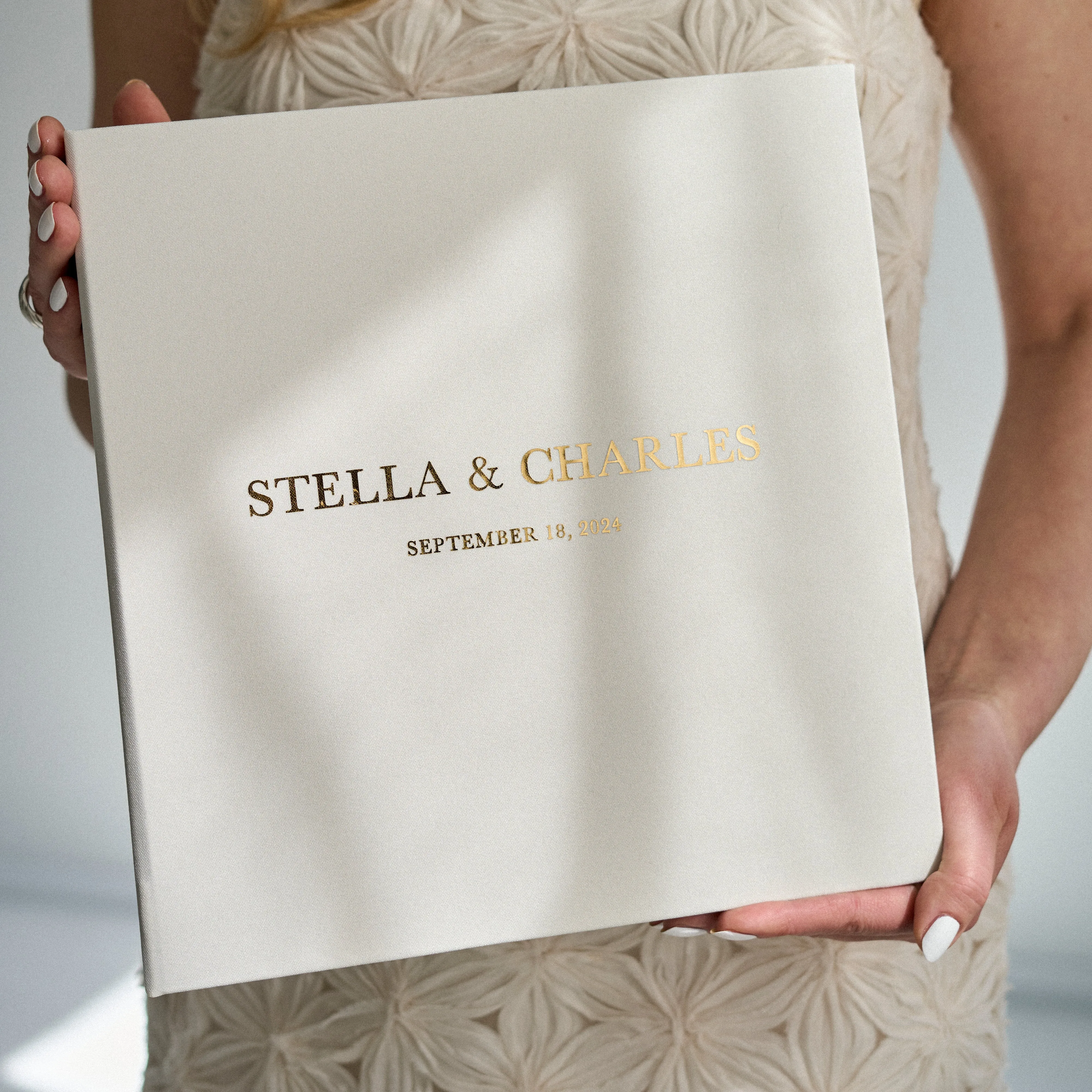 Silky White   Real Gold | Guest Book ♡