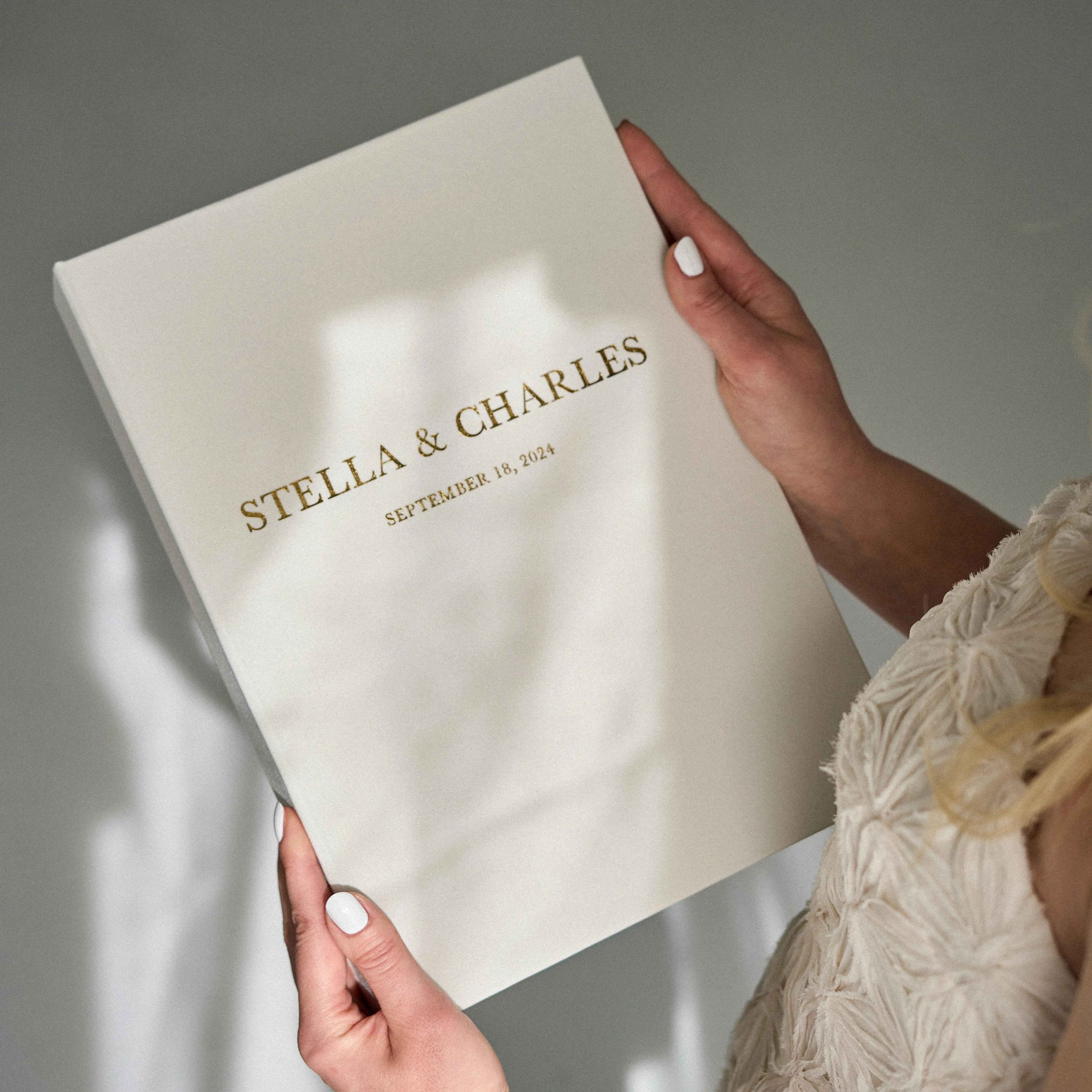 Silky White   Real Gold | Guest Book ♡