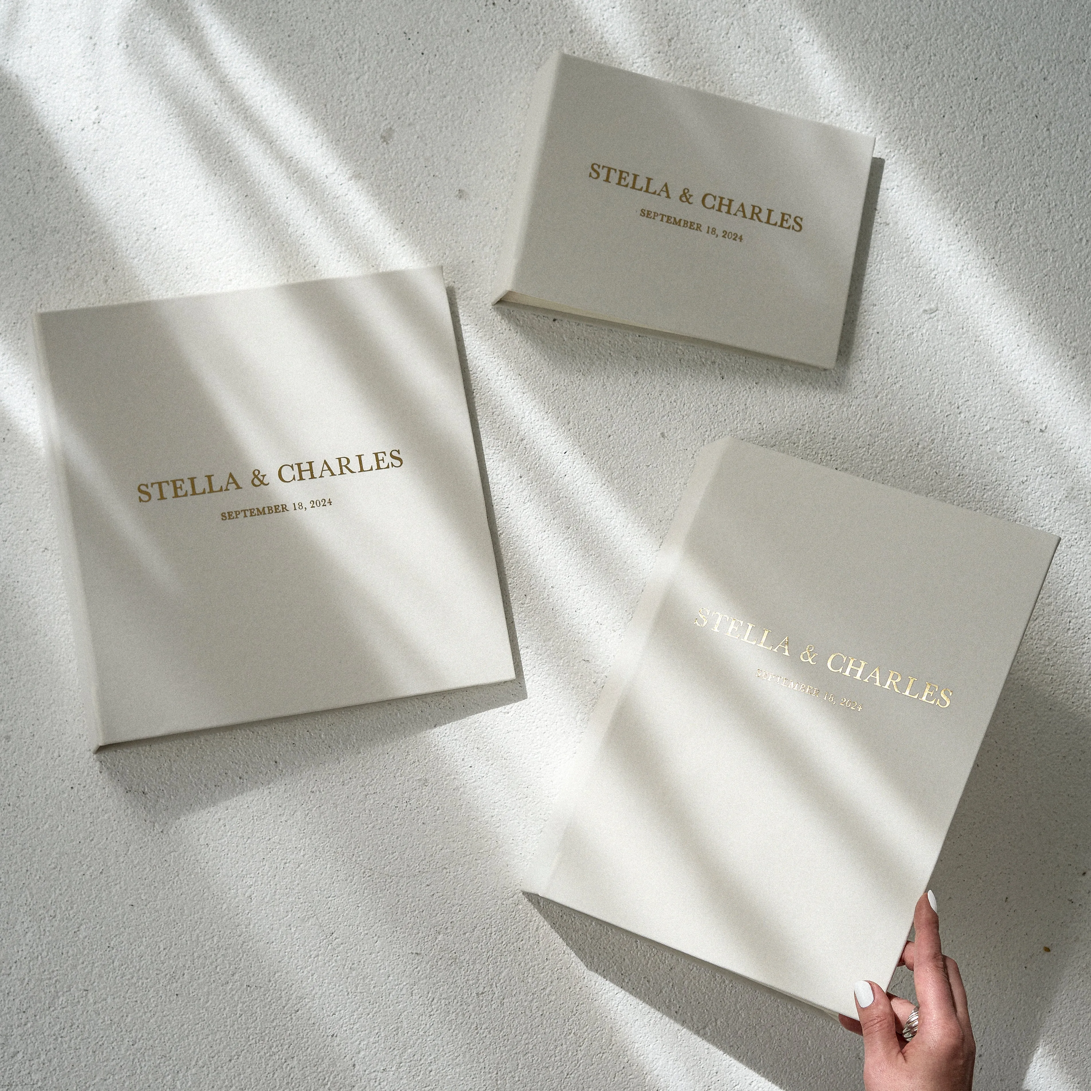 Silky White   Real Gold | Guest Book ♡