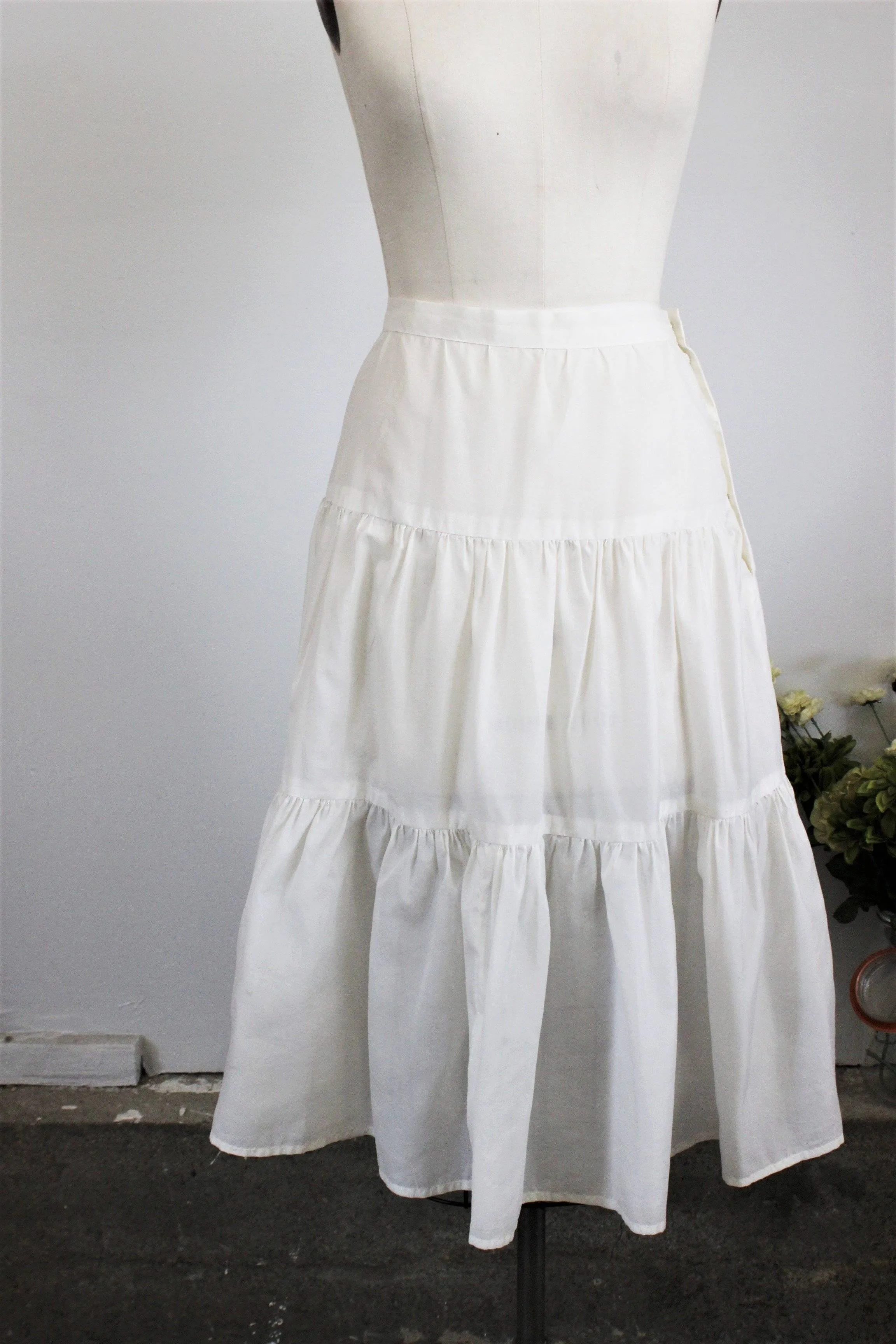 Vintage 1940s Ivory Crinoline, Petticoat