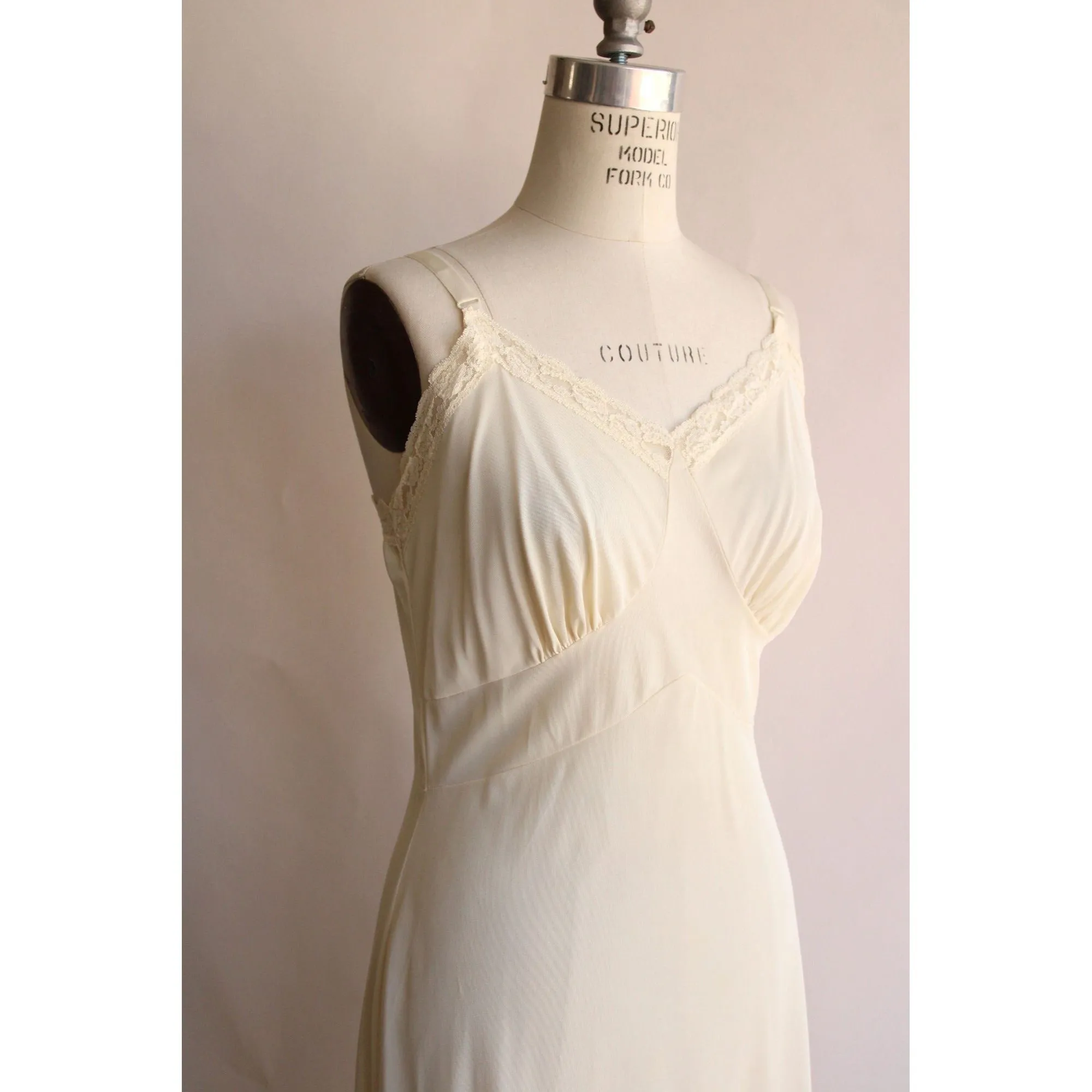 Vintage 1980s 1990s Slip Ivory Nylon Full Length Slip