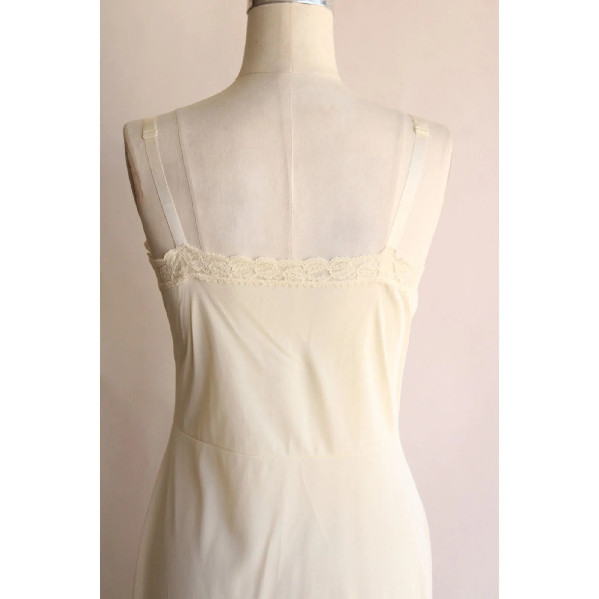 Vintage 1980s 1990s Slip Ivory Nylon Full Length Slip