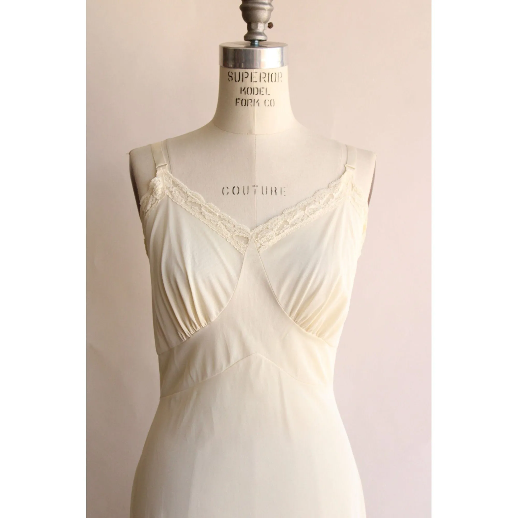 Vintage 1980s 1990s Slip Ivory Nylon Full Length Slip