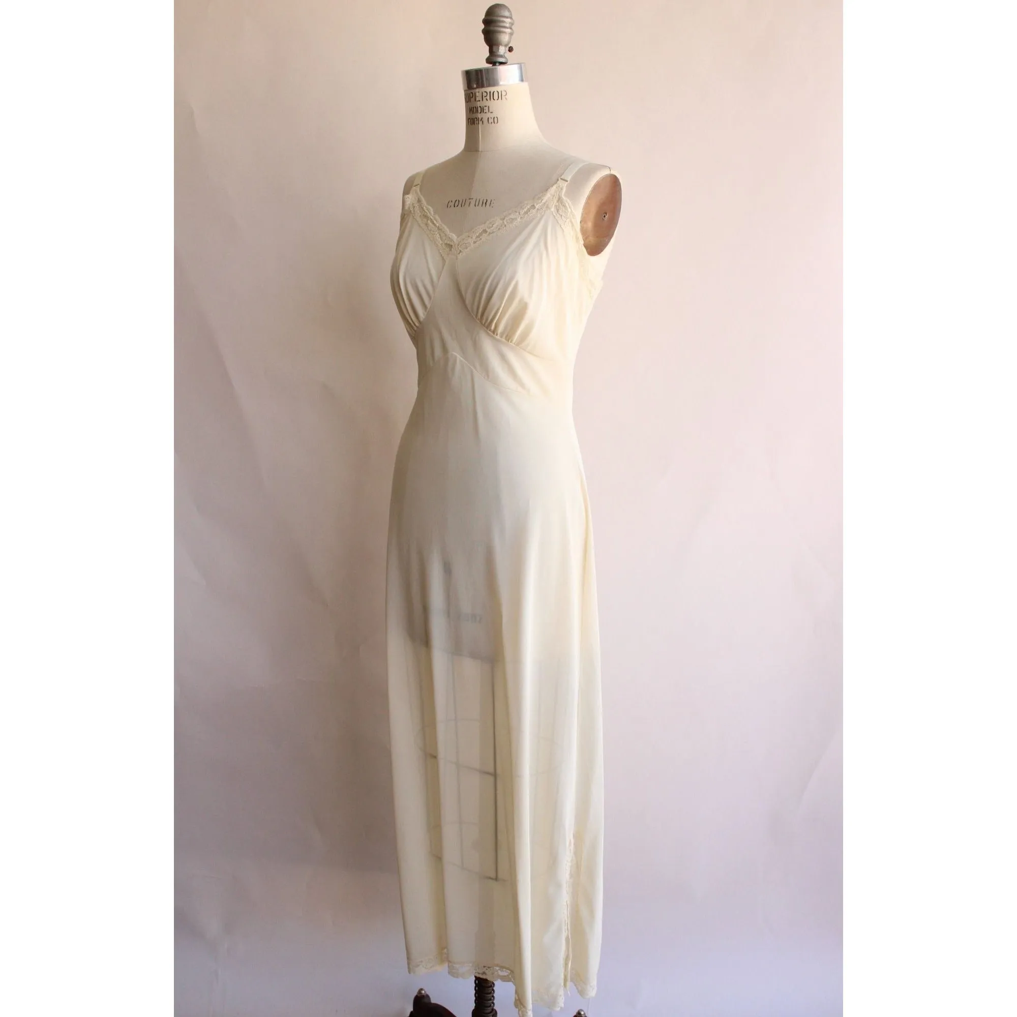 Vintage 1980s 1990s Slip Ivory Nylon Full Length Slip